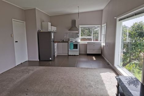 Photo of property in 81 Castor Bay Road, Castor Bay, Auckland, 0620