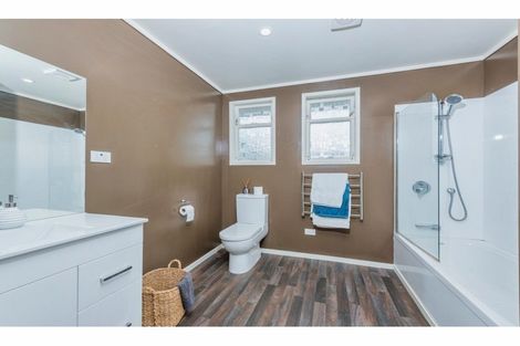 Photo of property in 63 Oreil Avenue, West Harbour, Auckland, 0618