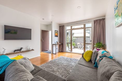 Photo of property in Henry Walton Flats, 2/2 Upper Queen Street, Auckland Central, Auckland, 1010