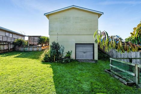 Photo of property in 19 Chartwell Drive, Eltham, 4322