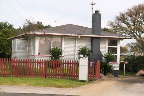 Photo of property in 9 Sutton Avenue, Mangere East, Auckland, 2024