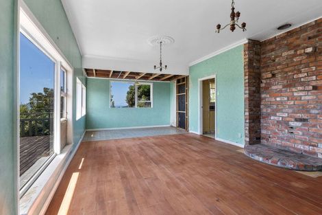 Photo of property in 11 South Road, Moturoa, New Plymouth, 4310