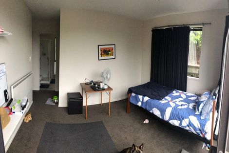 Photo of property in 29 Deverell Place, Northcross, Auckland, 0632