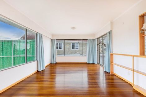 Photo of property in 474 East Coast Road, Windsor Park, Auckland, 0630