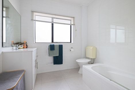 Photo of property in 10 Brownlee Place, Pukekohe, 2120