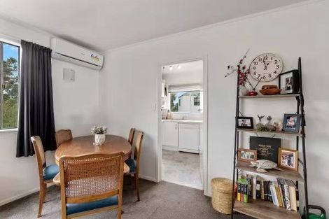 Photo of property in 2/29 Ludlow Terrace, Totara Vale, Auckland, 0627