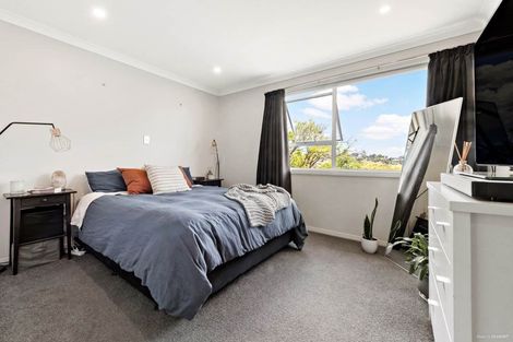 Photo of property in 31 Malmo Place, Massey, Auckland, 0614