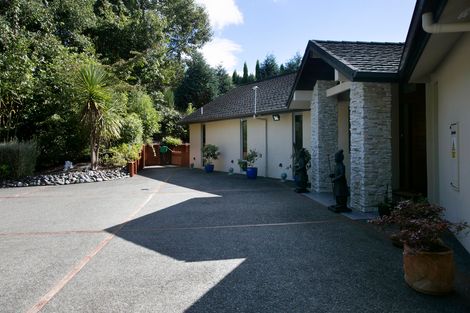 Photo of property in 5 Cameron Drive, Acacia Bay, Taupo, 3385