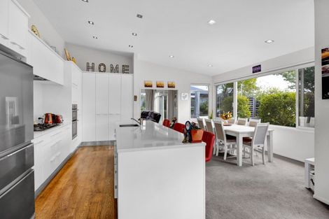 Photo of property in 27 Montague Grove, Stratford, 4332