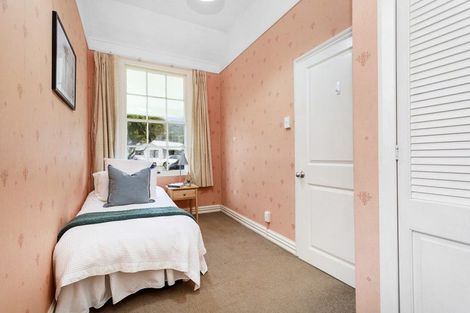 Photo of property in 14 Oxford Street, Tawa, Wellington, 5028