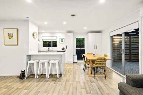 Photo of property in 160 Colwill Road, Massey, Auckland, 0614