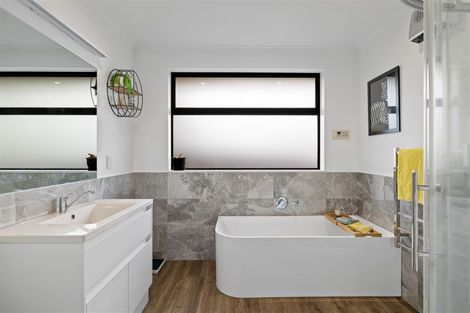 Photo of property in 443 Mairehau Road, Parklands, Christchurch, 8083