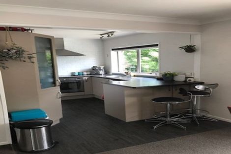 Photo of property in 2/44 Meadway, Sunnyhills, Auckland, 2010