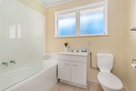 Photo of property in 1/10 Agincourt Street, Glenfield, Auckland, 0629