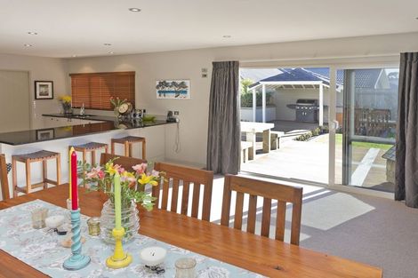 Photo of property in 38 Winston Avenue, Hokowhitu, Palmerston North, 4410