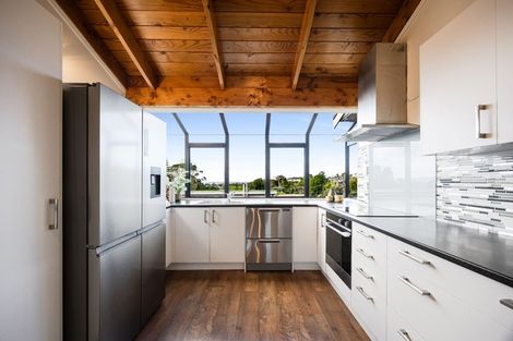 Photo of property in 40 Elliston Crescent, Stanmore Bay, Whangaparaoa, 0932