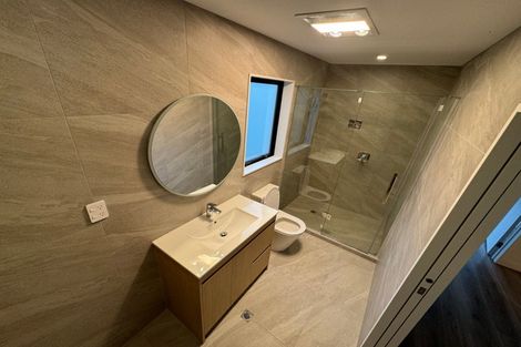 Photo of property in 21 Windy Ridge Road, Glenfield, Auckland, 0629