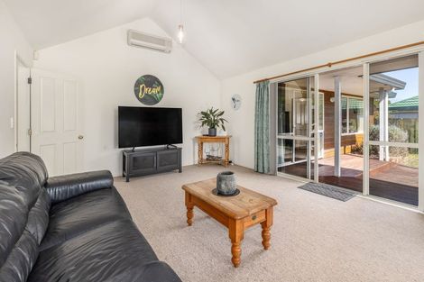Photo of property in 28 Harry Shaw Way, Raumati South, Paraparaumu, 5032