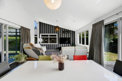 Photo of property in 3 Te Arakete Place, Hurworth, New Plymouth, 4310