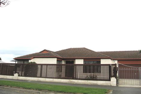 Photo of property in 40 Paddington Street, Northcote, Christchurch, 8052