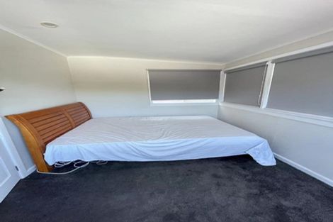 Photo of property in 28 Harrybrook Road, Green Bay, Auckland, 0604