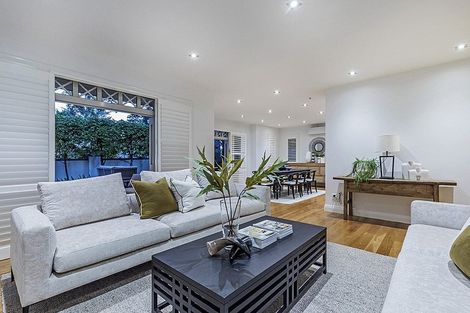 Photo of property in 270 Hurstmere Road, Takapuna, Auckland, 0622