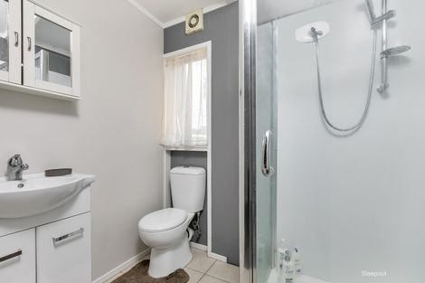 Photo of property in 24 Claverdon Drive, Massey, Auckland, 0614