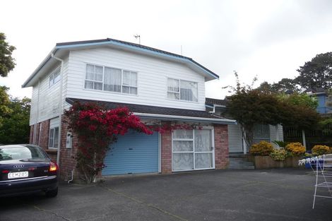 Photo of property in 2/16 Ronald Macken Place, Windsor Park, Auckland, 0632