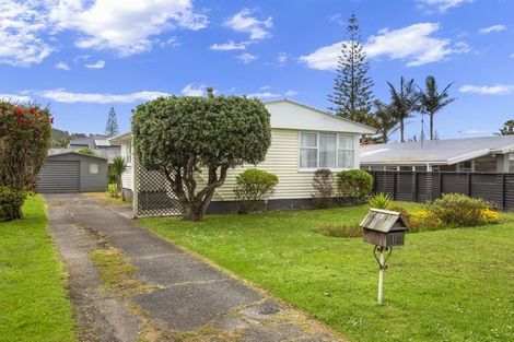 Photo of property in 11 West Hoe Road, Orewa, 0931