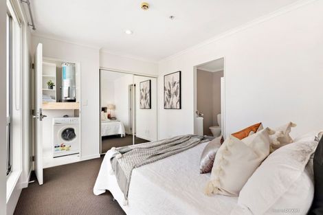 Photo of property in Terrace Heights Apartments, 2e/163 The Terrace, Wellington Central, Wellington, 6011