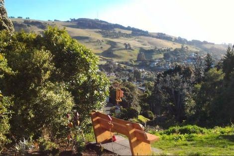 Photo of property in 28 Porterfield Street, Macandrew Bay, Dunedin, 9014