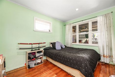 Photo of property in 39 Kingdale Road, Henderson, Auckland, 0610