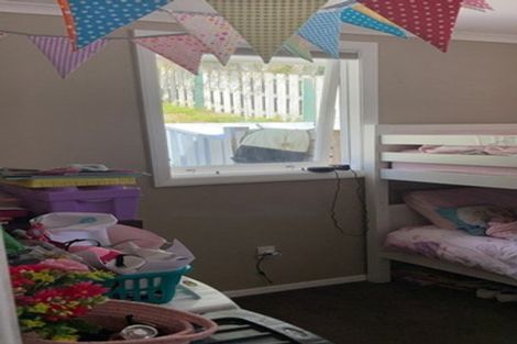 Photo of property in 104 Helston Road, Paparangi, Wellington, 6037