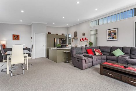 Photo of property in 2/18 Victoria Avenue, Whakatane, 3120