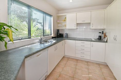 Photo of property in 3/275 East Coast Road, Mairangi Bay, Auckland, 0630