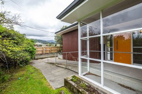 Photo of property in 16 Hickson Street, Featherston, 5710