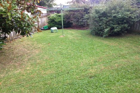 Photo of property in 2/48 Sandgate Avenue, Botany Downs, Auckland, 2010