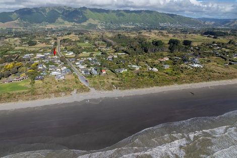 Photo of property in 39 Paetawa Road, Peka Peka, Waikanae, 5391