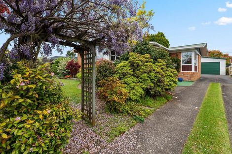 Photo of property in 9 Neri Crescent, Pomare, Rotorua, 3015