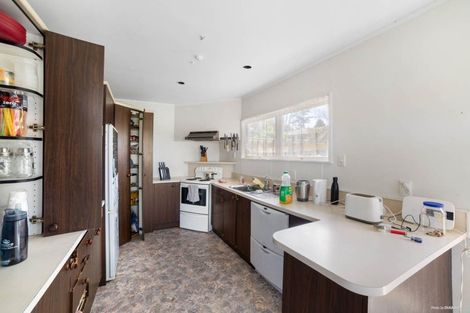 Photo of property in 16 Crompton Road, Massey, Auckland, 0614