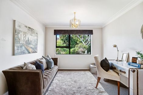 Photo of property in 3 Voltaire Court, Botany Downs, Auckland, 2010