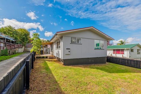 Photo of property in 1/26 Kemp Road, Massey, Auckland, 0614