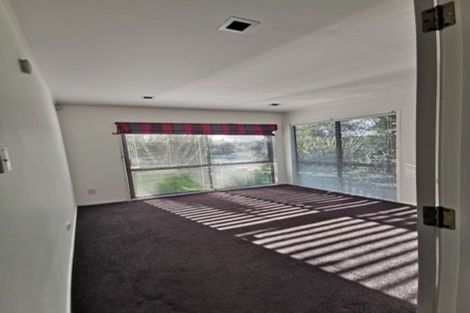 Photo of property in 22 Palomino Drive, Henderson, Auckland, 0612