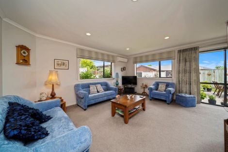 Photo of property in 9a Wilton Street, Westown, New Plymouth, 4310