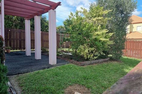 Photo of property in 9 Stolford Crescent, New Lynn, Auckland, 0600