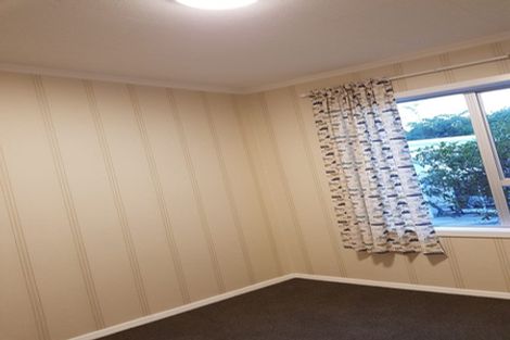 Photo of property in 60 The Drive, Tawa, Wellington, 5028