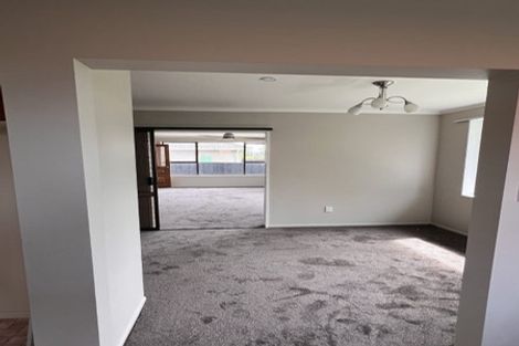 Photo of property in 1/135 Sawyers Arms Road, Northcote, Christchurch, 8052