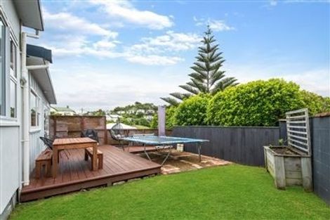 Photo of property in 19 Black Rock Road, Newlands, Wellington, 6037