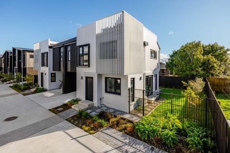 Photo of property in 11 Kaaramuramu Lane, Mangere Bridge, Auckland, 2022