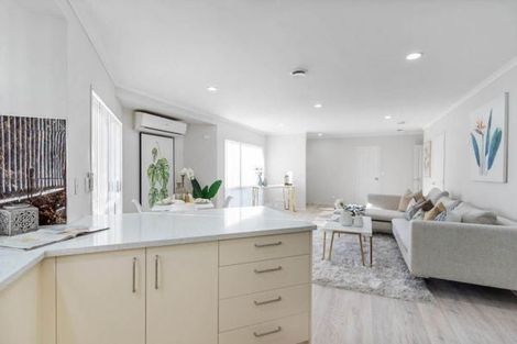 Photo of property in 3/8 Saints Court, Manurewa, Auckland, 2102